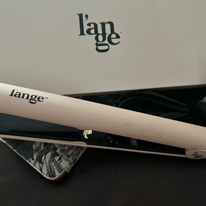 L’ange Le Ceramique flat iron. The Ceramic 1-Pass Flat Iron